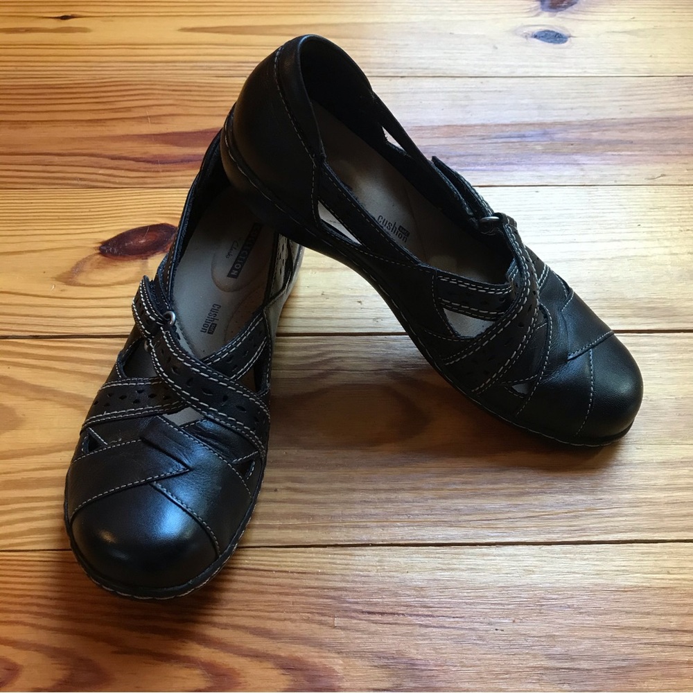 Clark’s Collection Black Leather Velcro Mary Janes, NWOT, 7.5